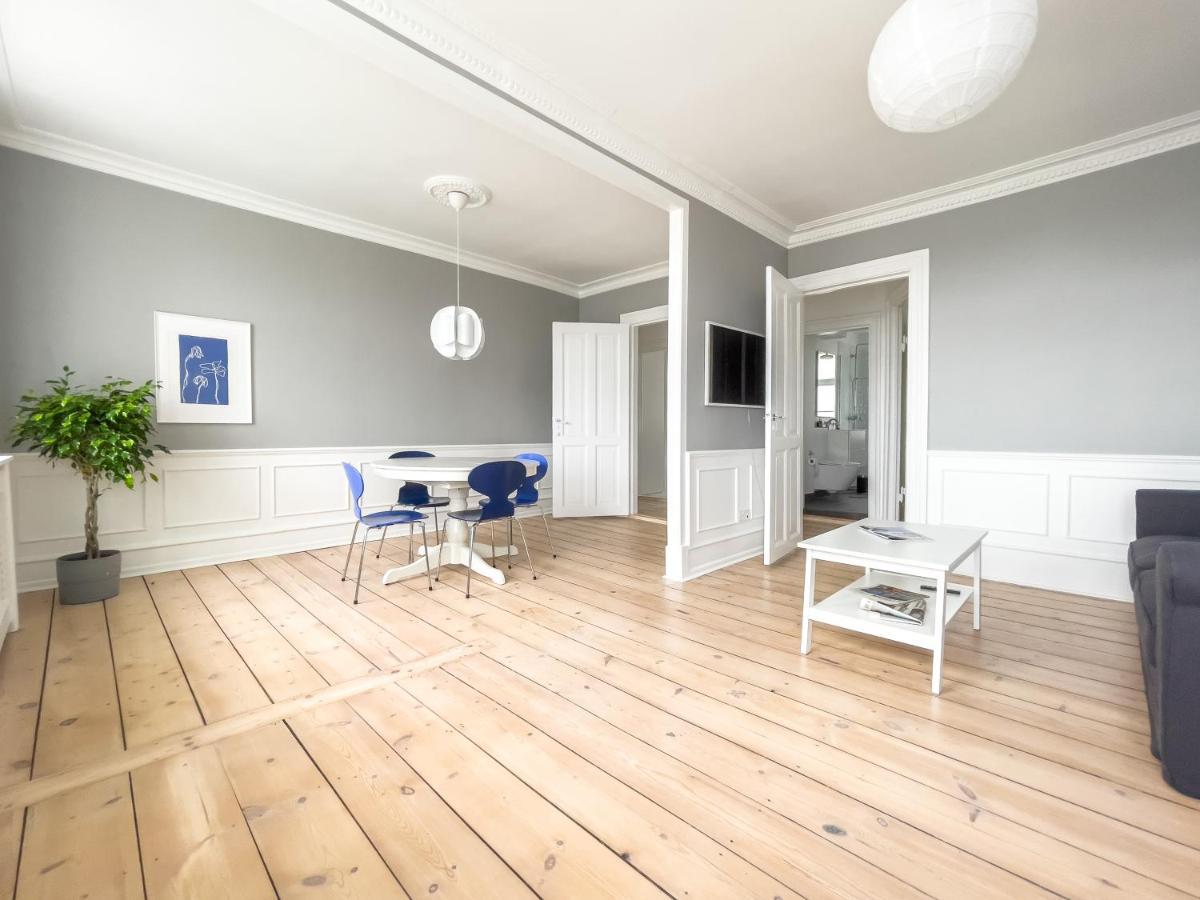 Stylish Classic Danish Design Apartment Kopenhagen Exterior foto