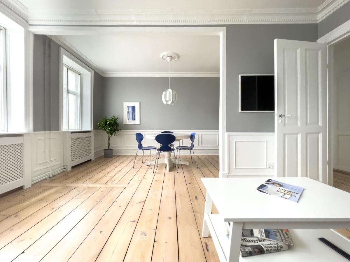 Stylish Classic Danish Design Apartment Kopenhagen Exterior foto