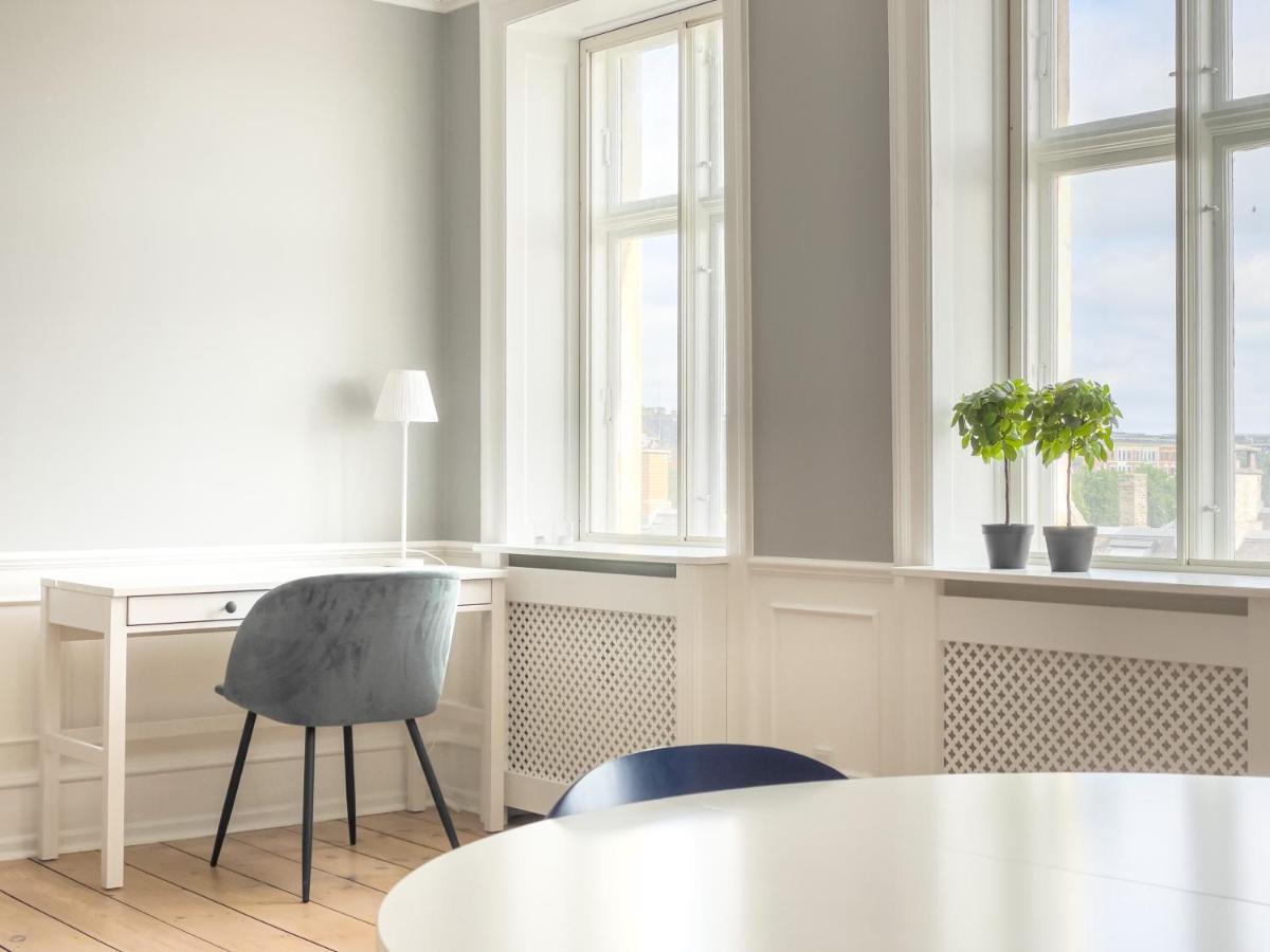 Stylish Classic Danish Design Apartment Kopenhagen Exterior foto