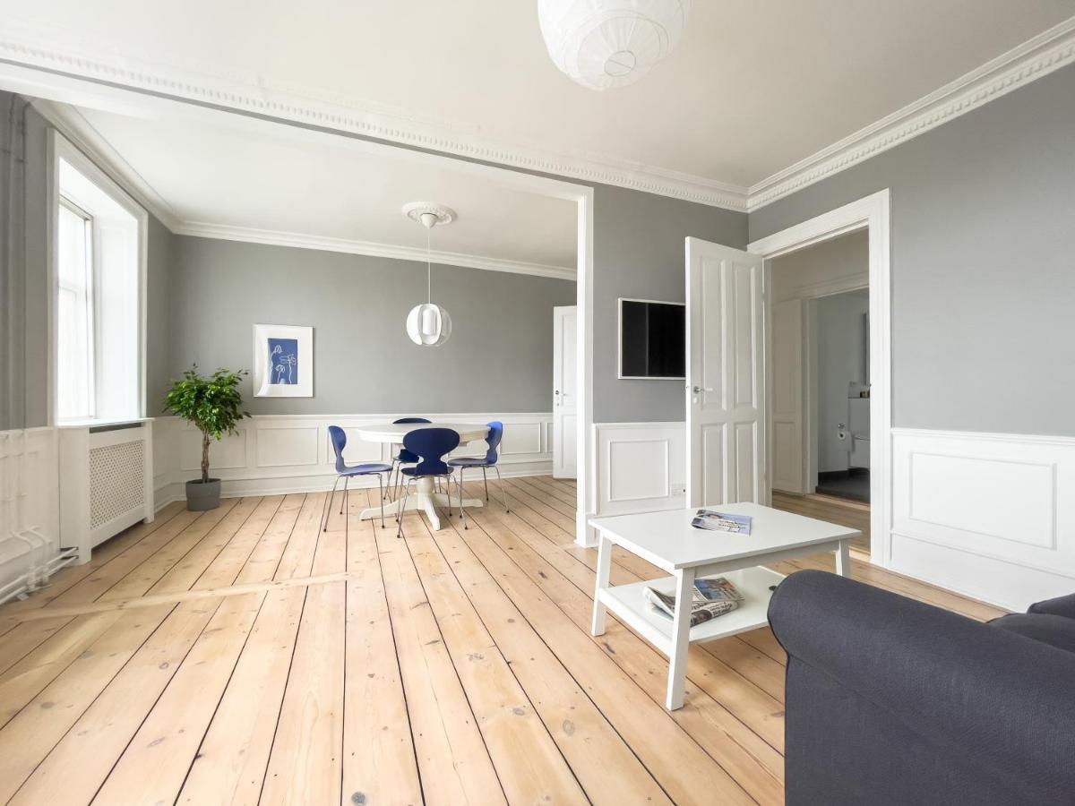 Stylish Classic Danish Design Apartment Kopenhagen Exterior foto